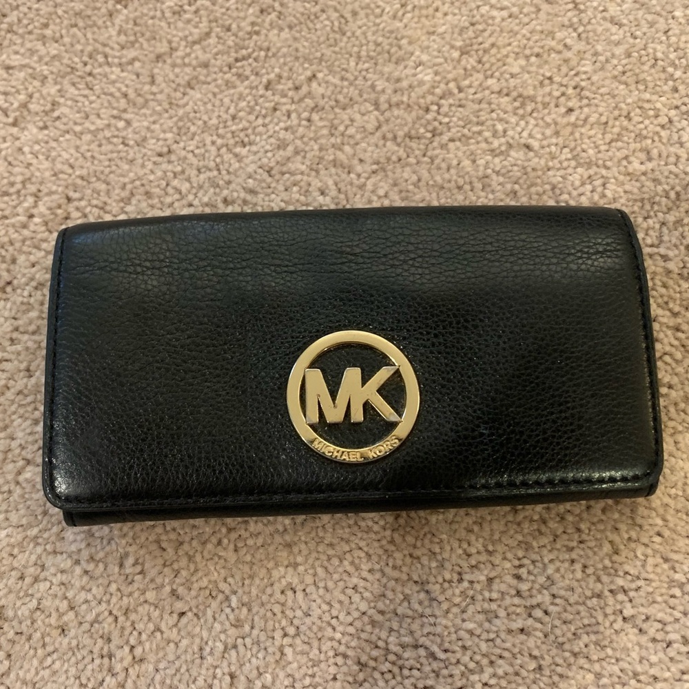 MK Michael KORS black leather wallet